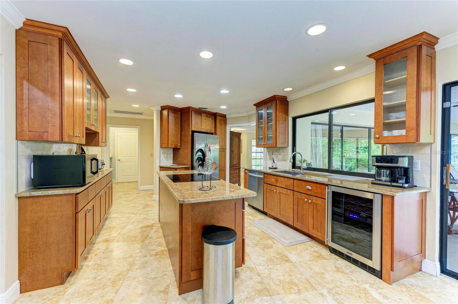 Image 14 of 49 For 221 Lookout Point Drive