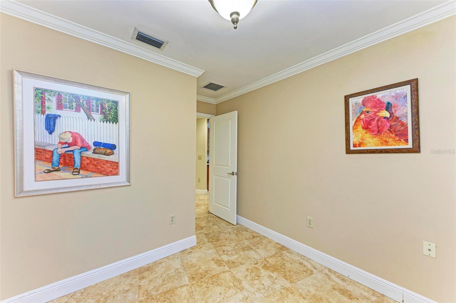 Image 17 of 49 For 221 Lookout Point Drive