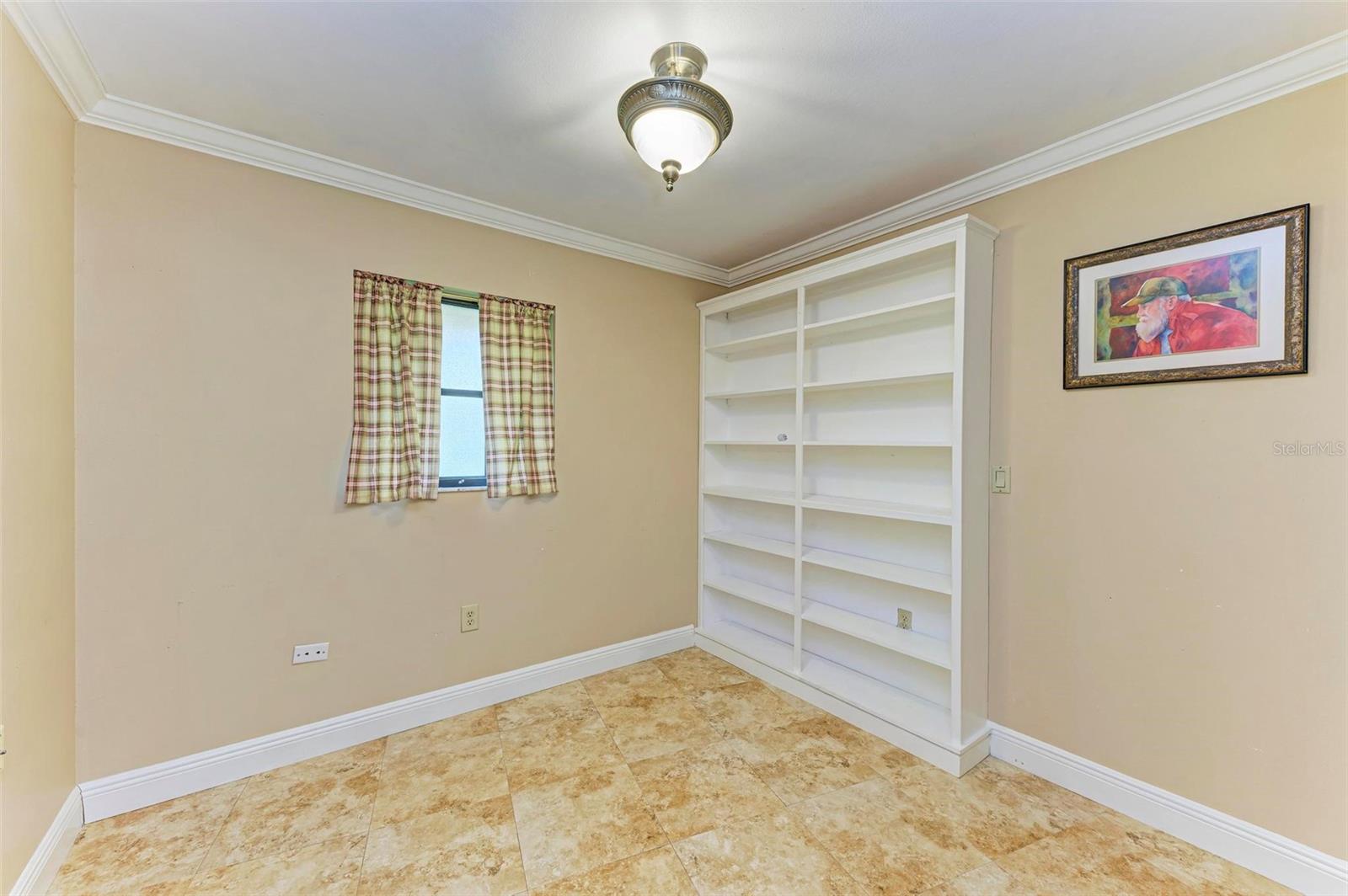 Image 20 of 49 For 221 Lookout Point Drive