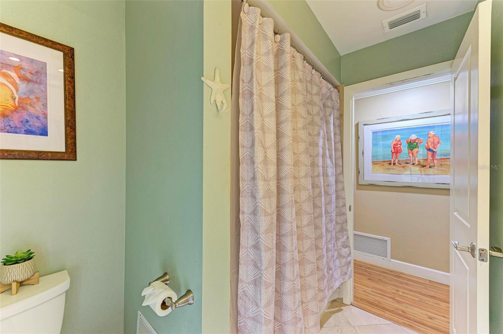 Image 22 of 49 For 221 Lookout Point Drive