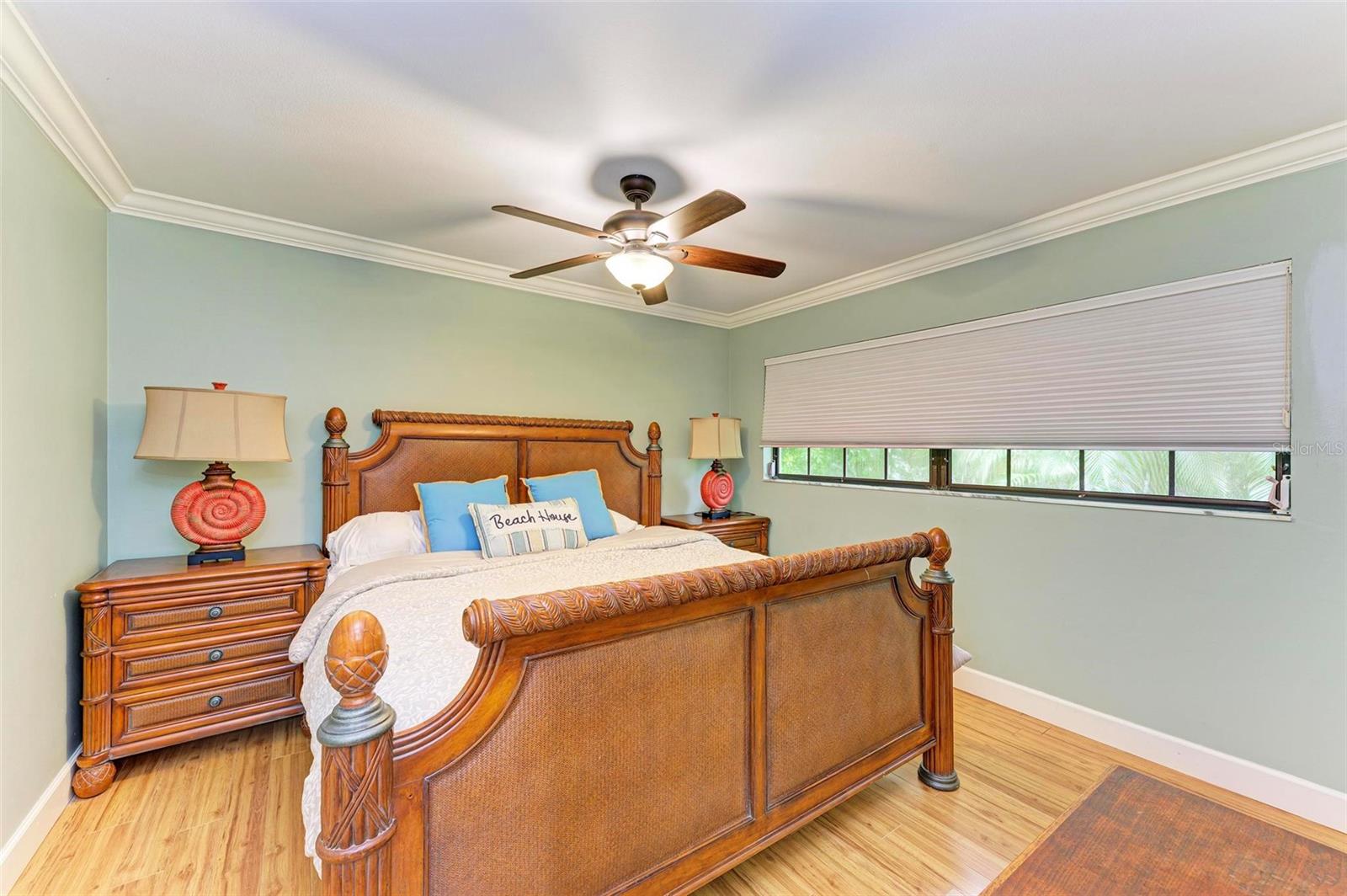 Image 24 of 49 For 221 Lookout Point Drive