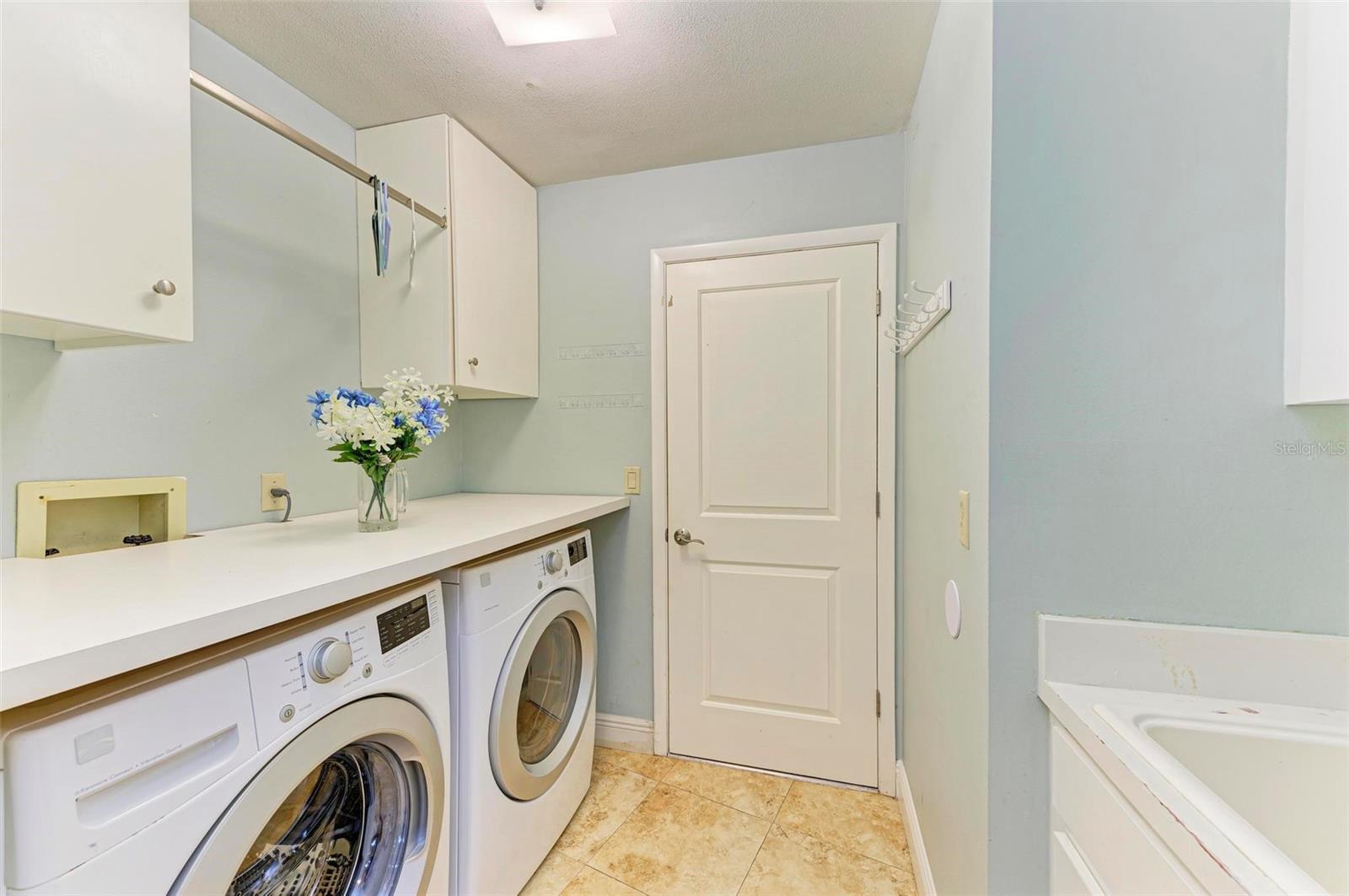 Image 27 of 49 For 221 Lookout Point Drive