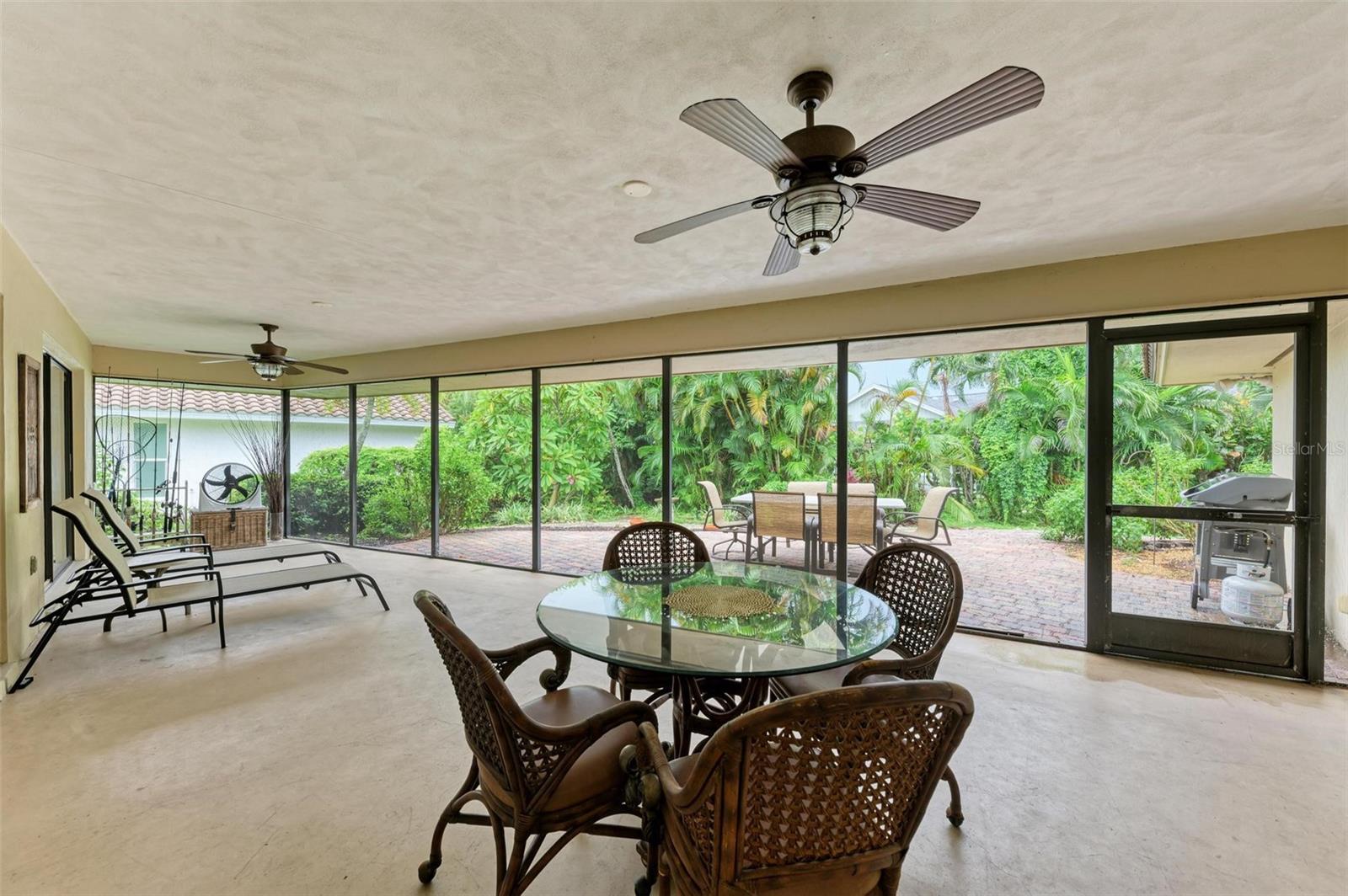 Image 28 of 49 For 221 Lookout Point Drive