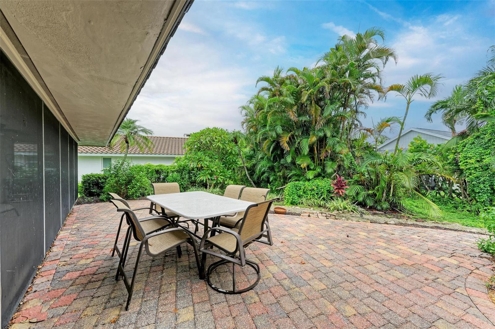 Image 31 of 49 For 221 Lookout Point Drive