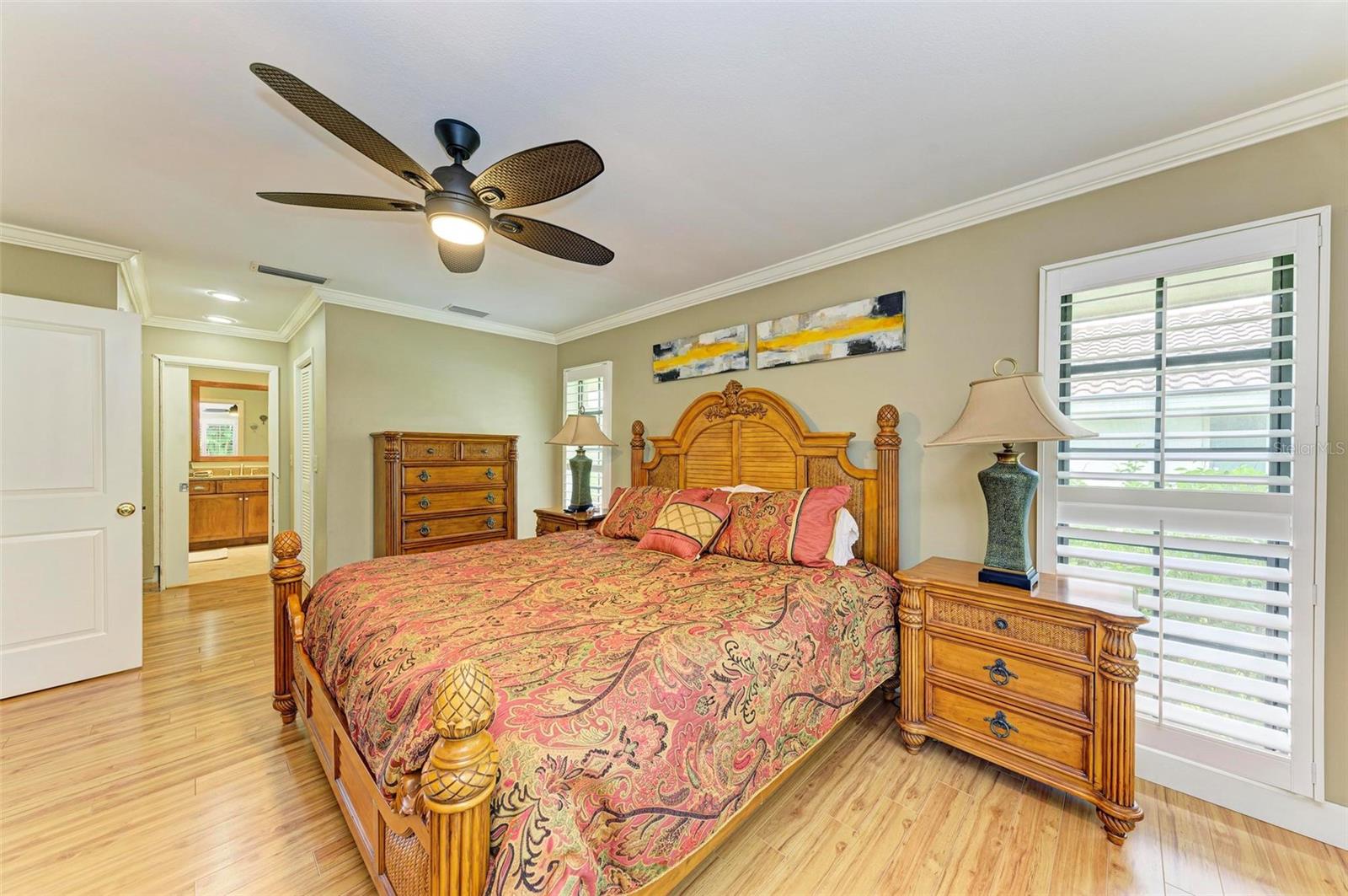 Image 7 of 49 For 221 Lookout Point Drive