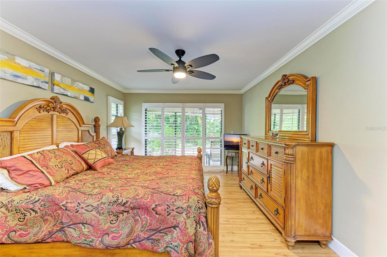 Image 8 of 49 For 221 Lookout Point Drive