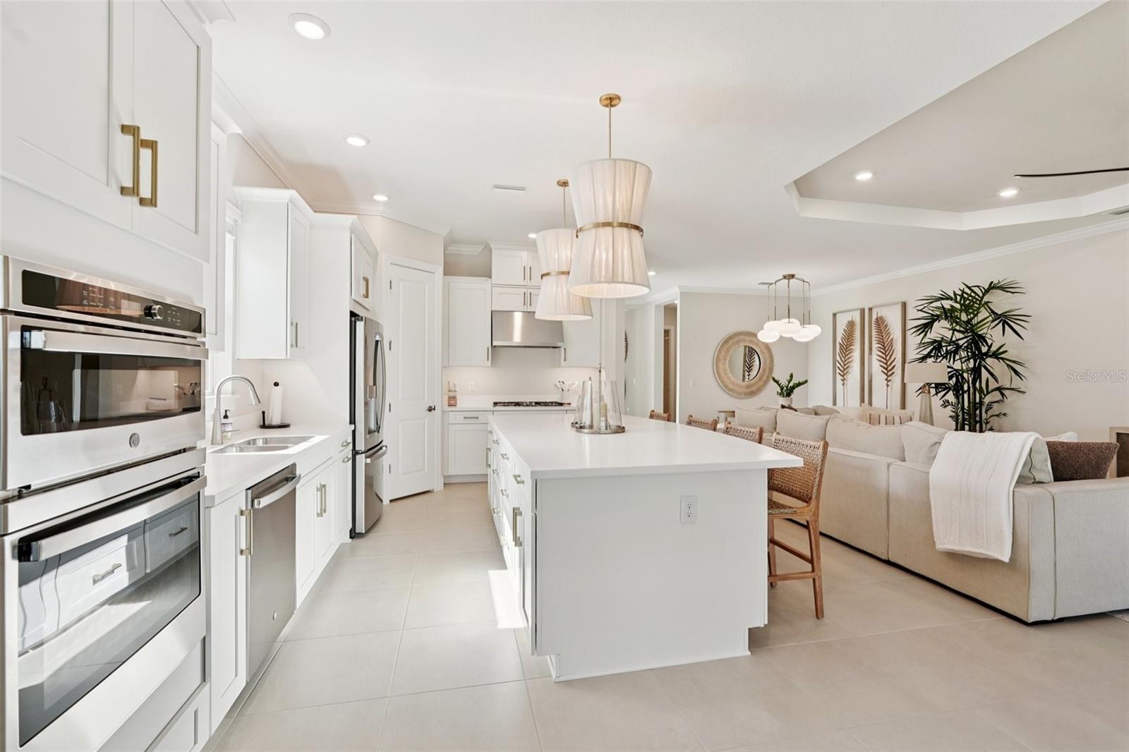 Image 12 of 78 For 16415 Isola Place