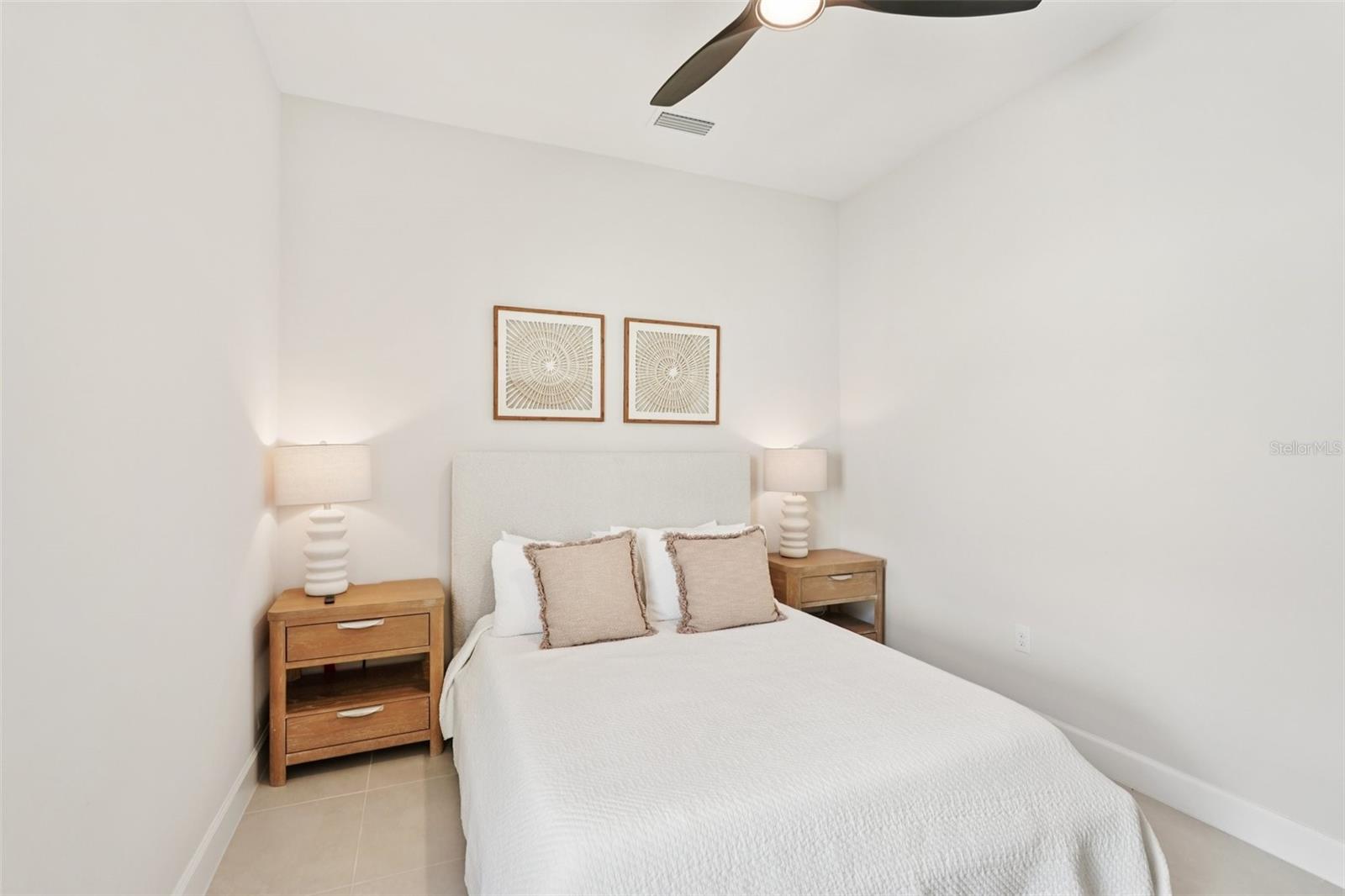 Image 16 of 78 For 16415 Isola Place