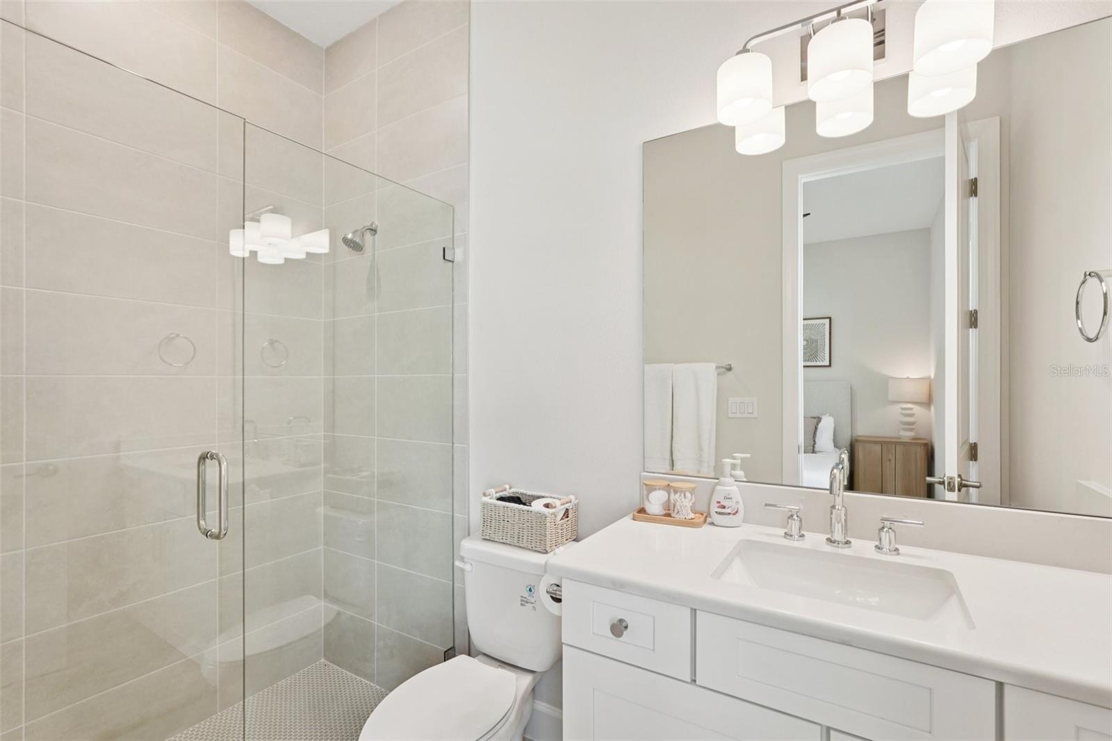 Image 17 of 78 For 16415 Isola Place