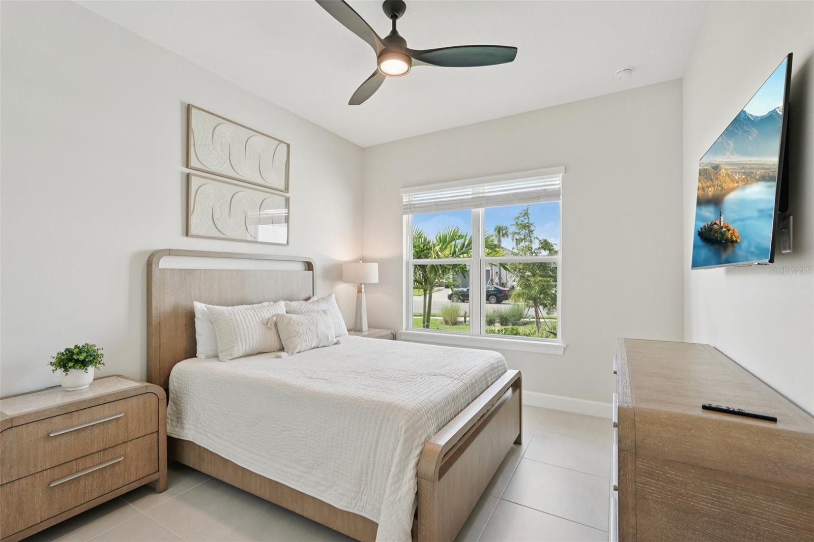 Image 25 of 78 For 16415 Isola Place