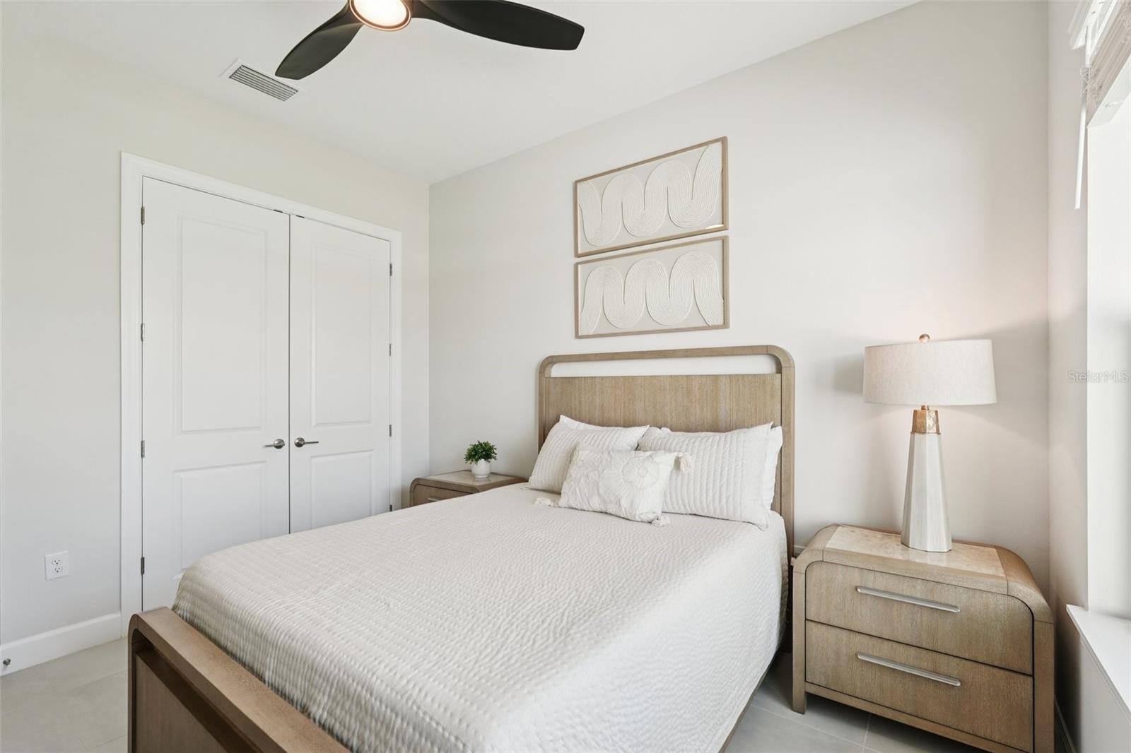 Image 26 of 78 For 16415 Isola Place