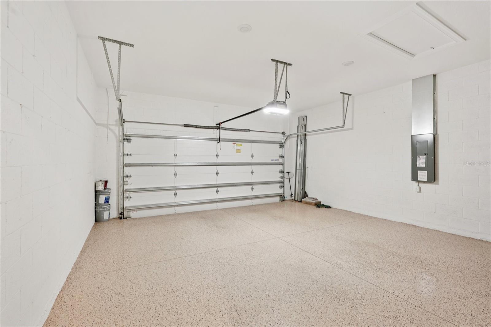 Image 32 of 78 For 16415 Isola Place