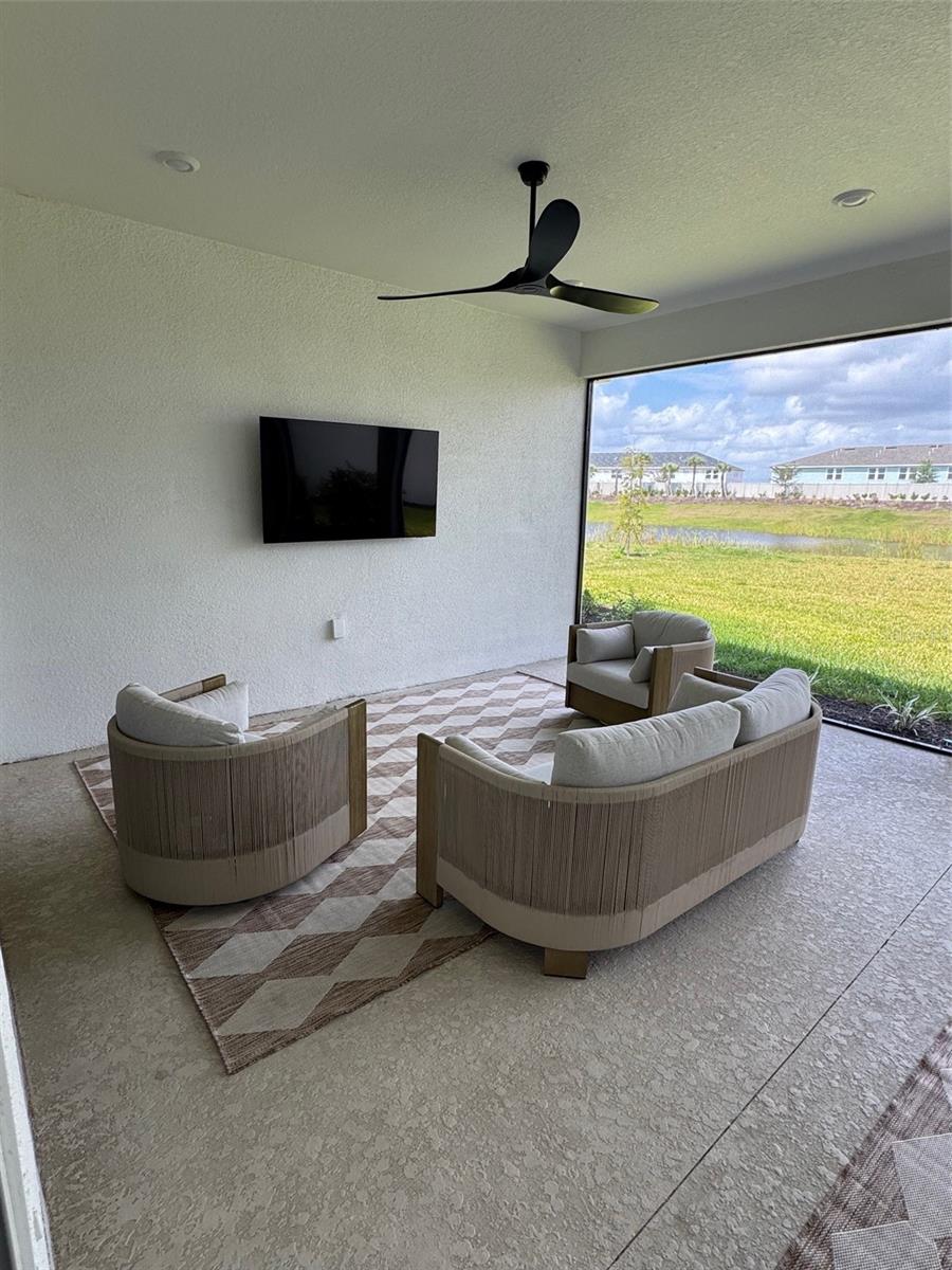 Image 33 of 78 For 16415 Isola Place