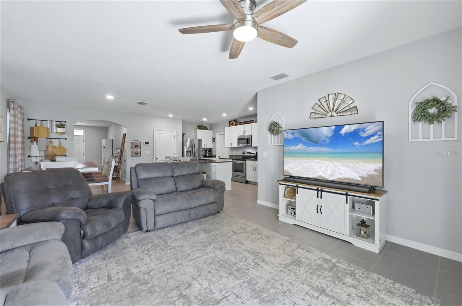 Image 11 of 47 For 4801 Silver Topaz Street