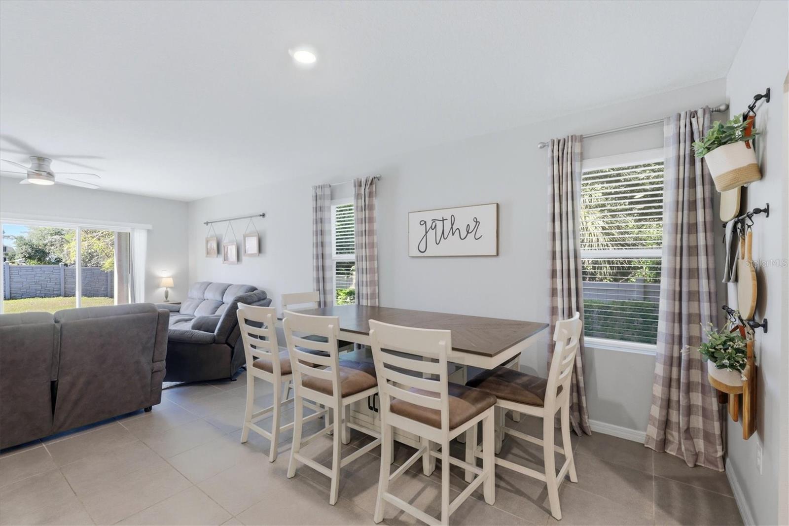 Image 14 of 47 For 4801 Silver Topaz Street