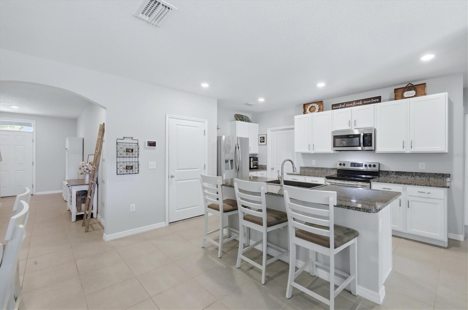 Image 15 of 47 For 4801 Silver Topaz Street