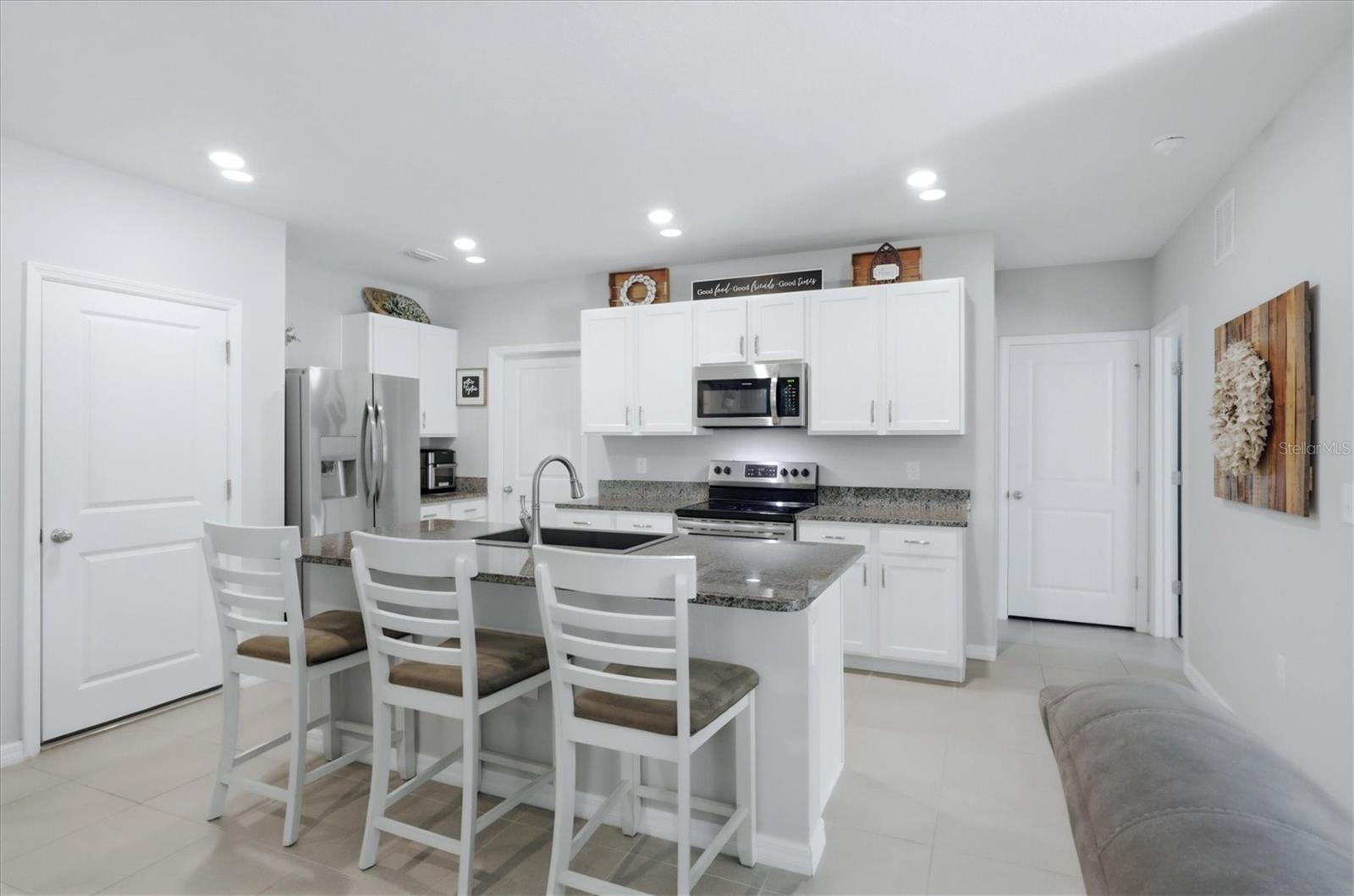 Image 16 of 47 For 4801 Silver Topaz Street