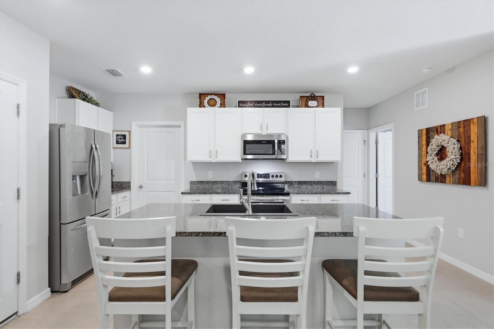 Image 17 of 47 For 4801 Silver Topaz Street