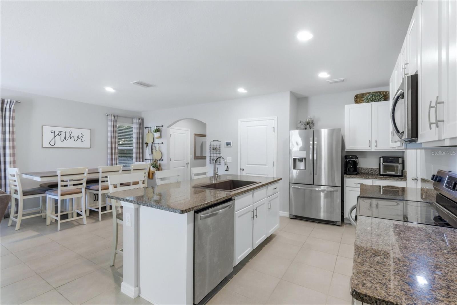 Image 19 of 47 For 4801 Silver Topaz Street