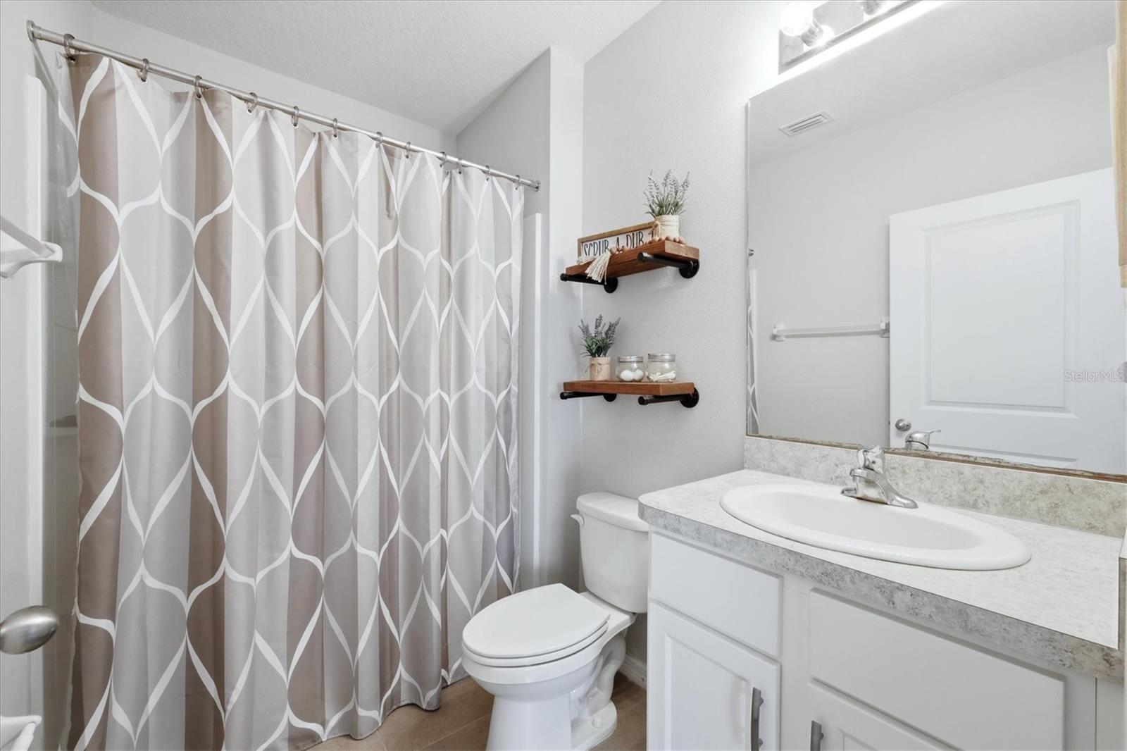 Image 25 of 47 For 4801 Silver Topaz Street