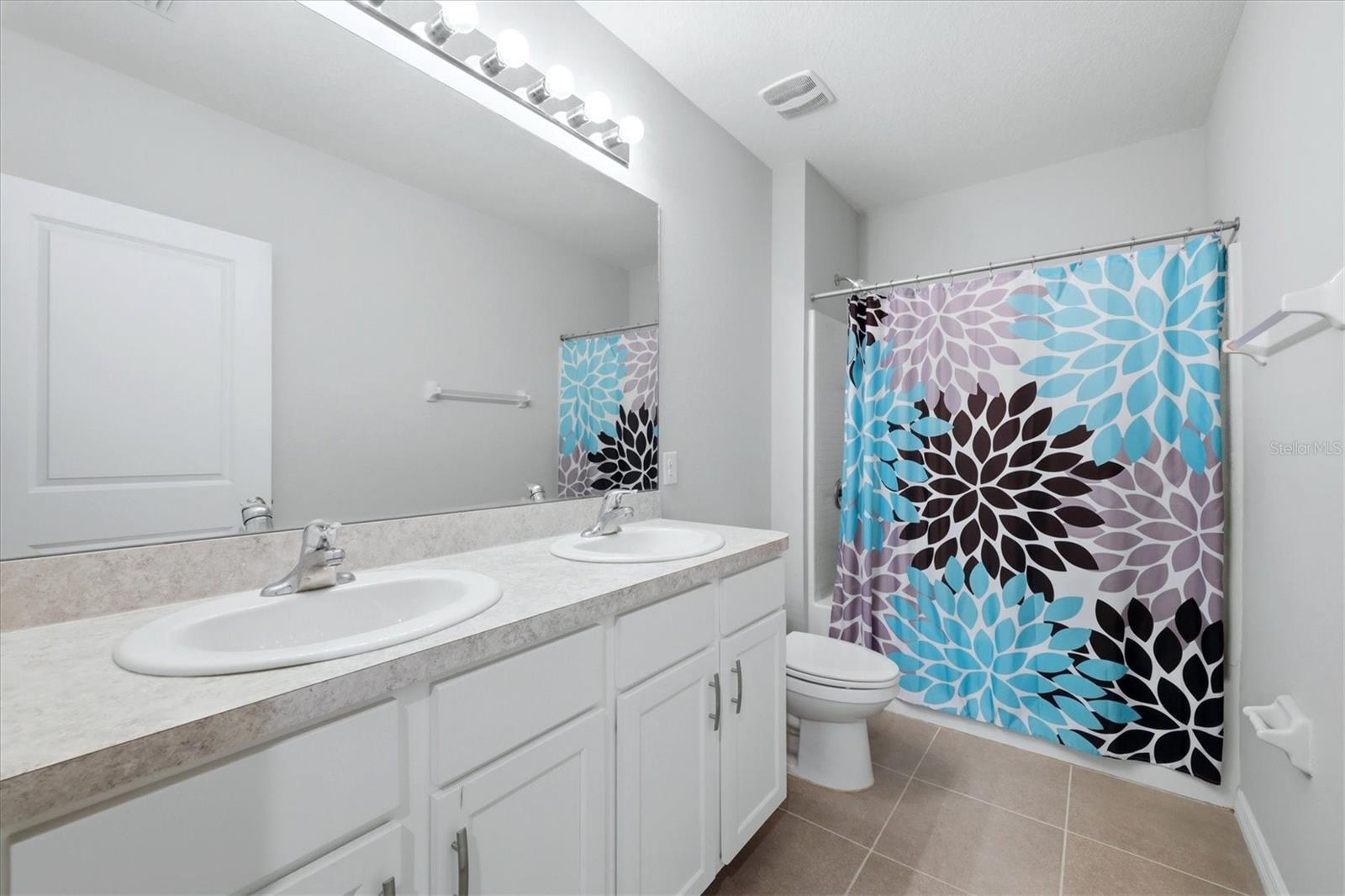 Image 32 of 47 For 4801 Silver Topaz Street