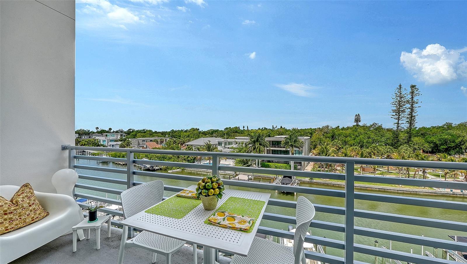 Image 17 of 57 For 1709 Tamiami Trail 522