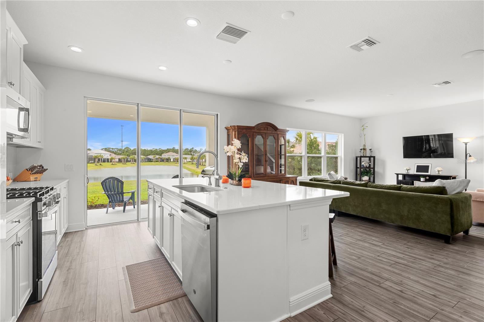 Image 20 of 71 For 9924 Crystal Isle Circle