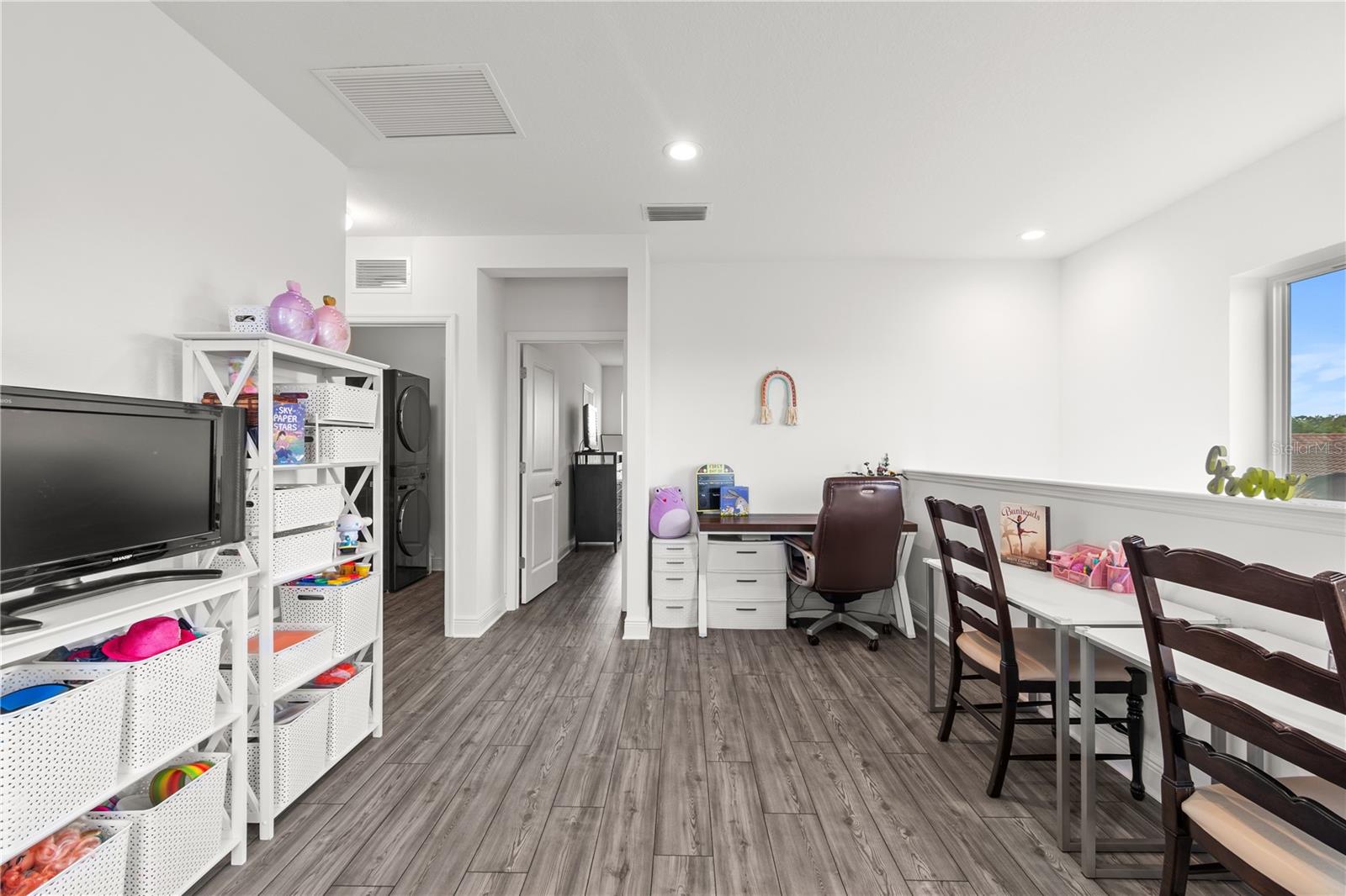 Image 23 of 71 For 9924 Crystal Isle Circle