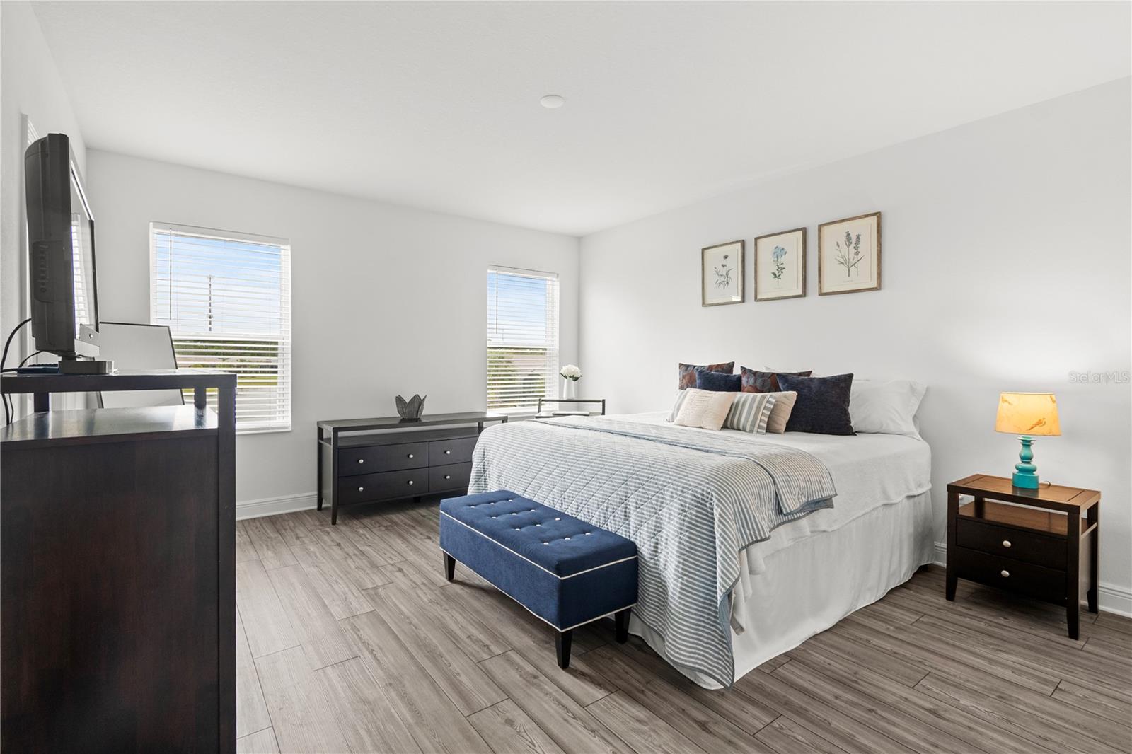 Image 27 of 71 For 9924 Crystal Isle Circle