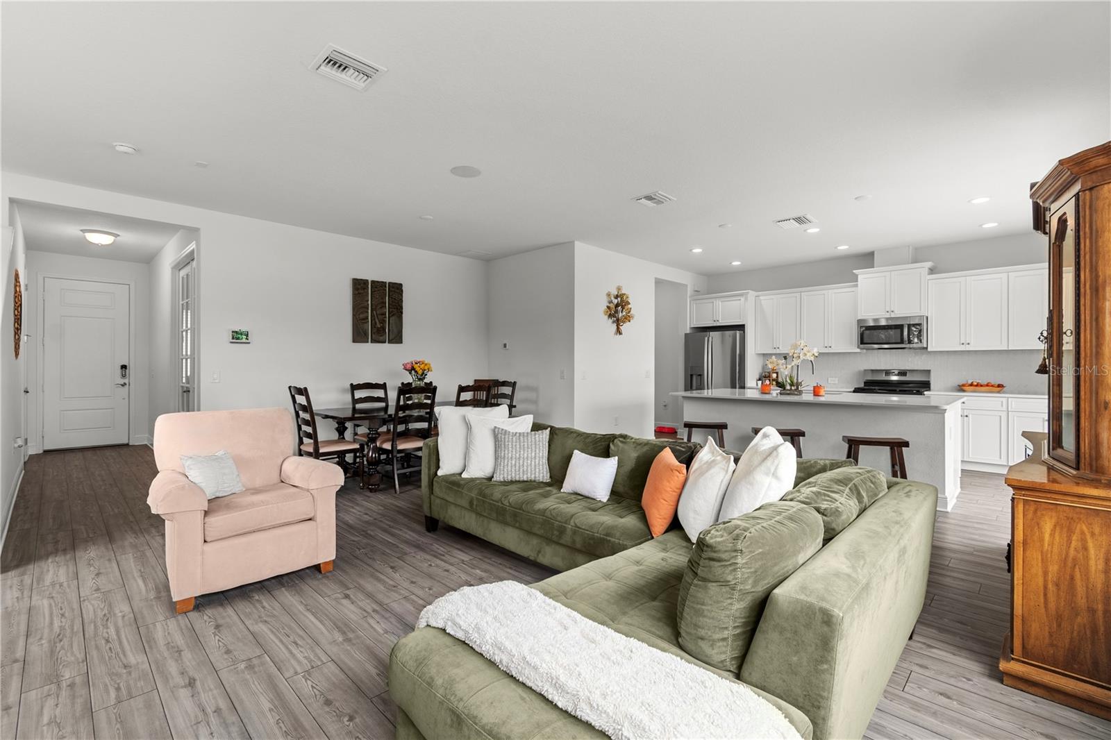 Image 7 of 71 For 9924 Crystal Isle Circle