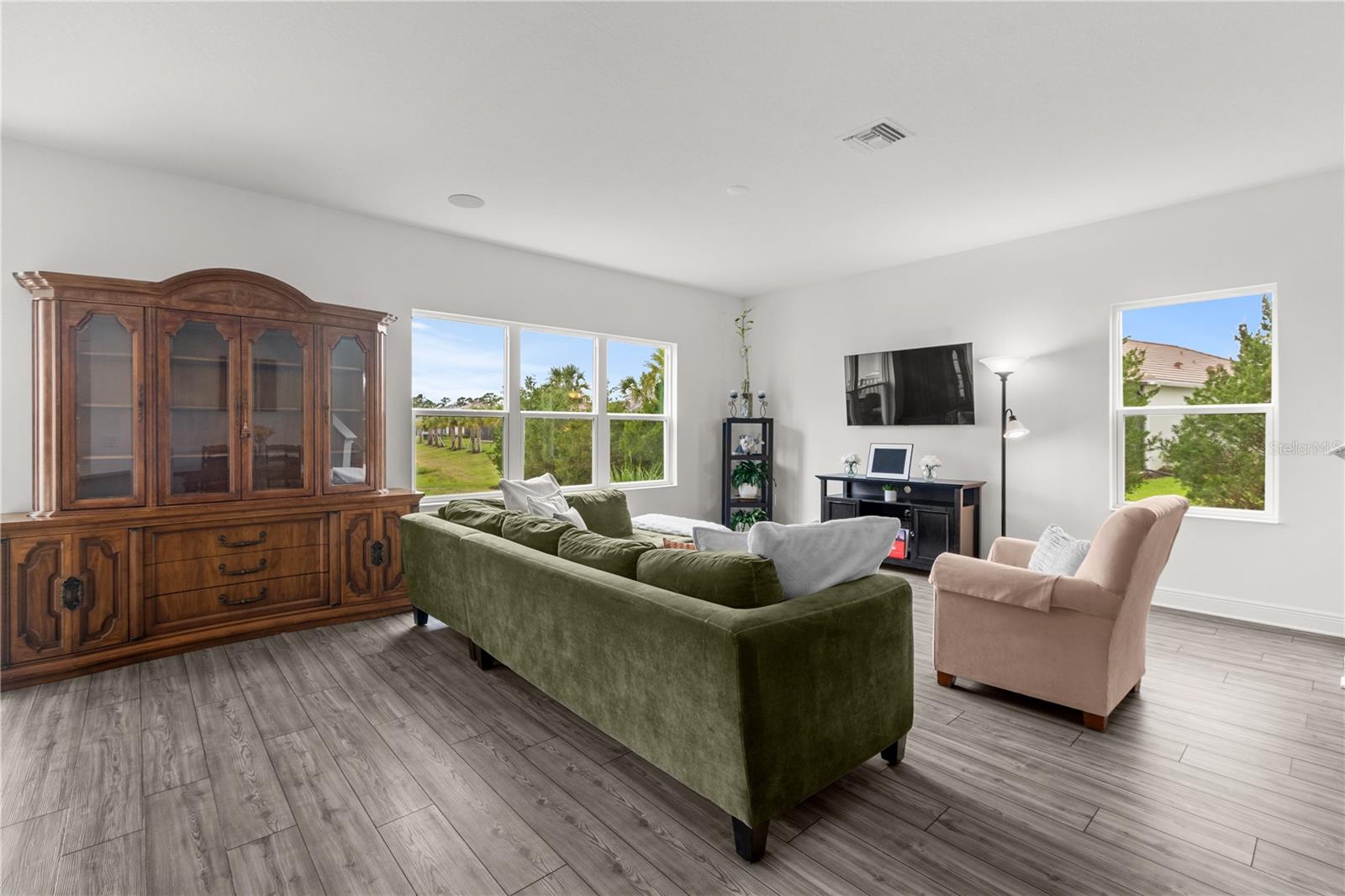 Image 9 of 71 For 9924 Crystal Isle Circle