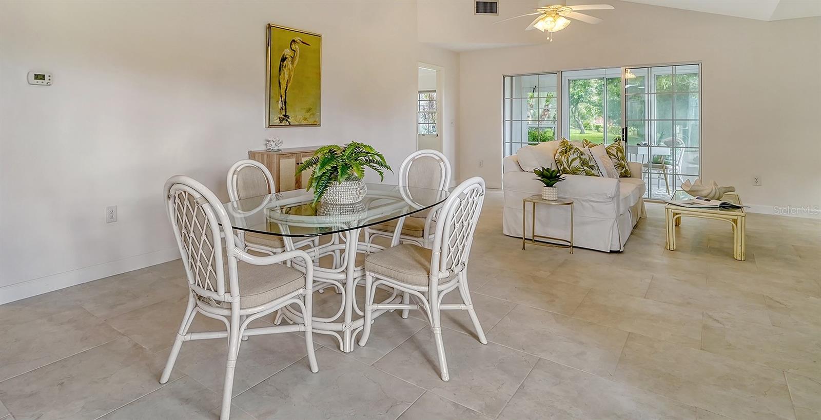 Image 12 of 47 For 6467 Carrington Circle 43