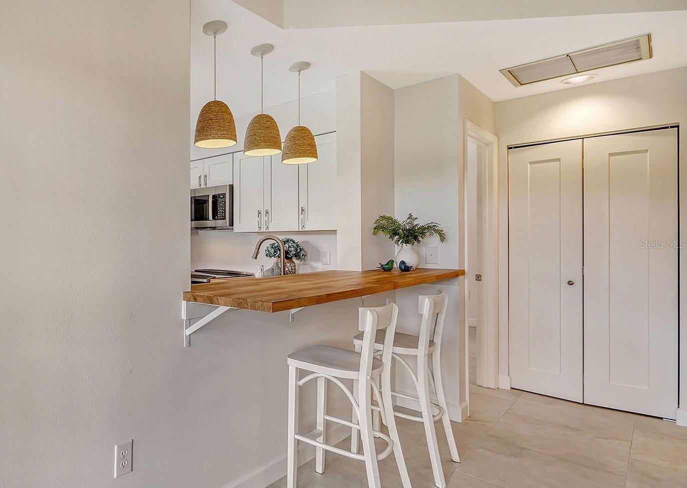 Image 14 of 47 For 6467 Carrington Circle 43