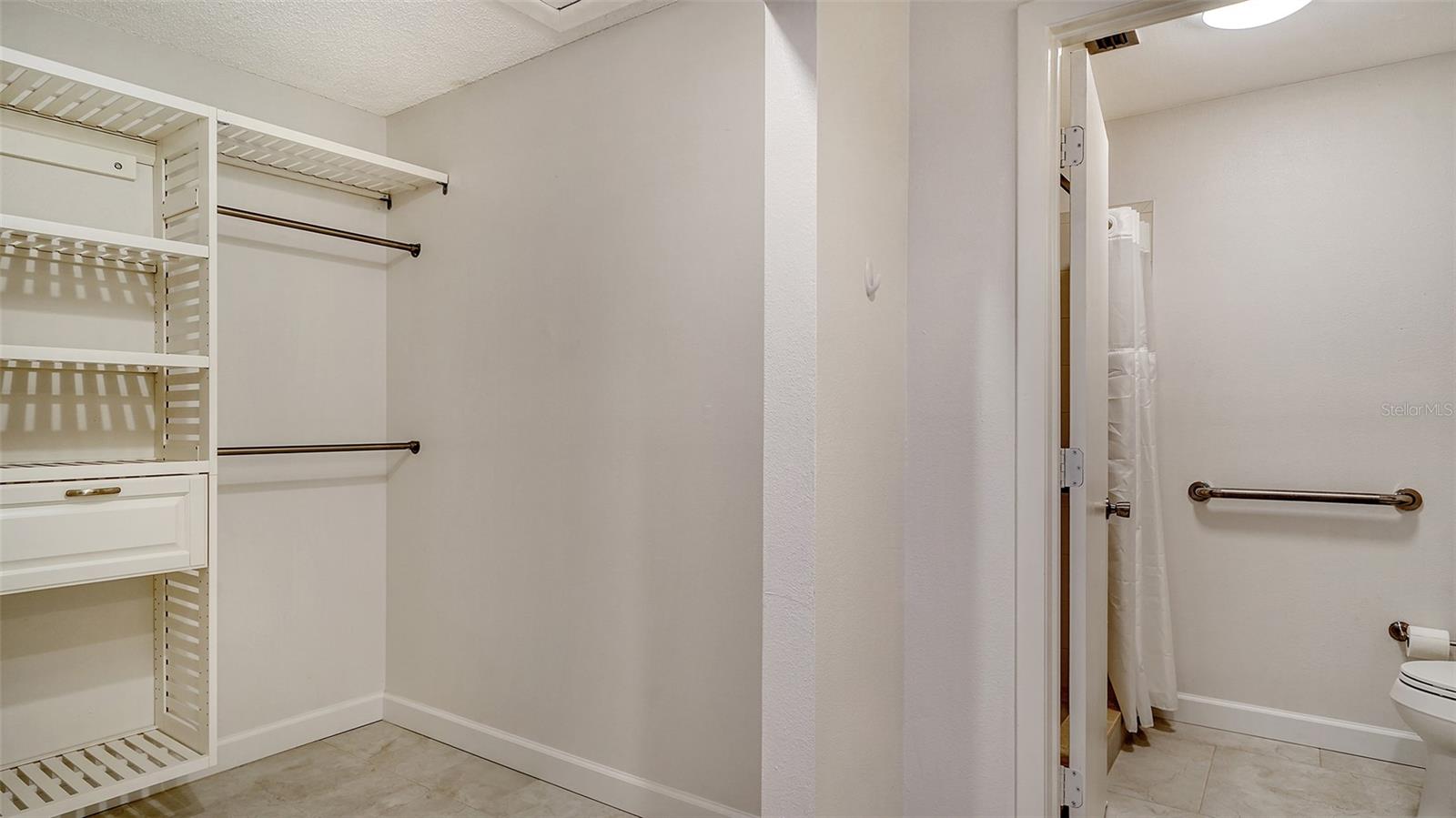 Image 31 of 47 For 6467 Carrington Circle 43