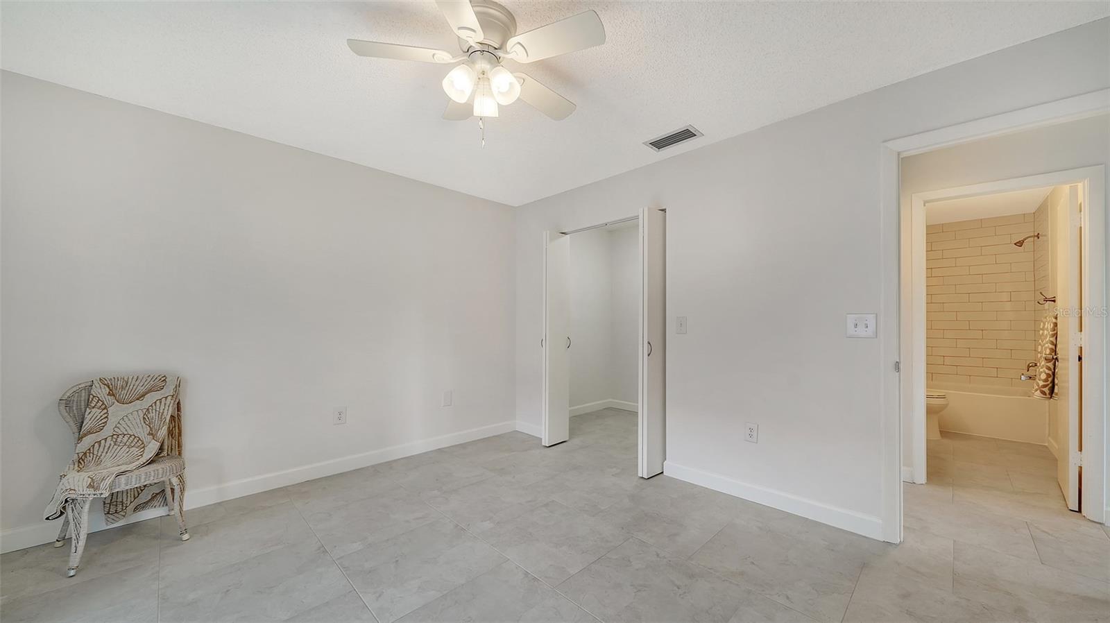 Image 35 of 47 For 6467 Carrington Circle 43