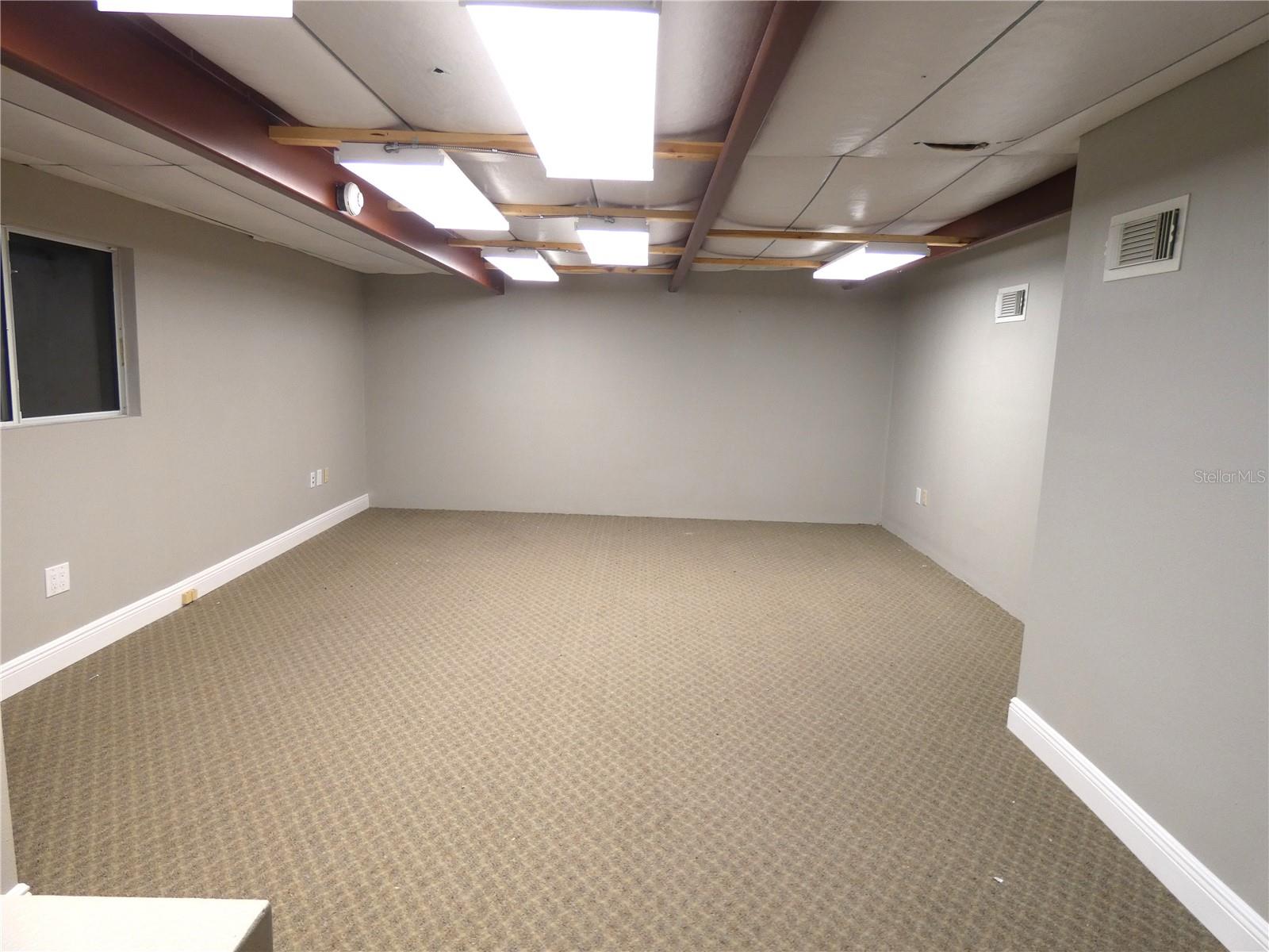 Image 11 of 25 For 1882 Porter Lake Drive 106