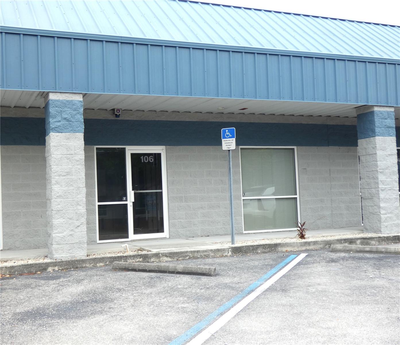 Image 2 of 25 For 1882 Porter Lake Drive 106