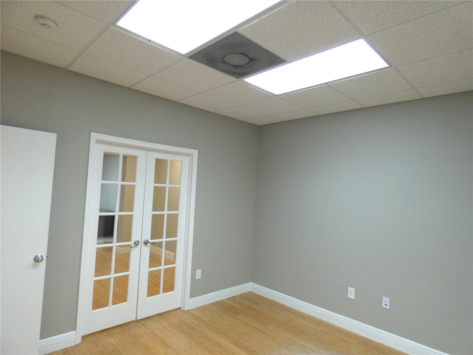 Image 6 of 25 For 1882 Porter Lake Drive 106