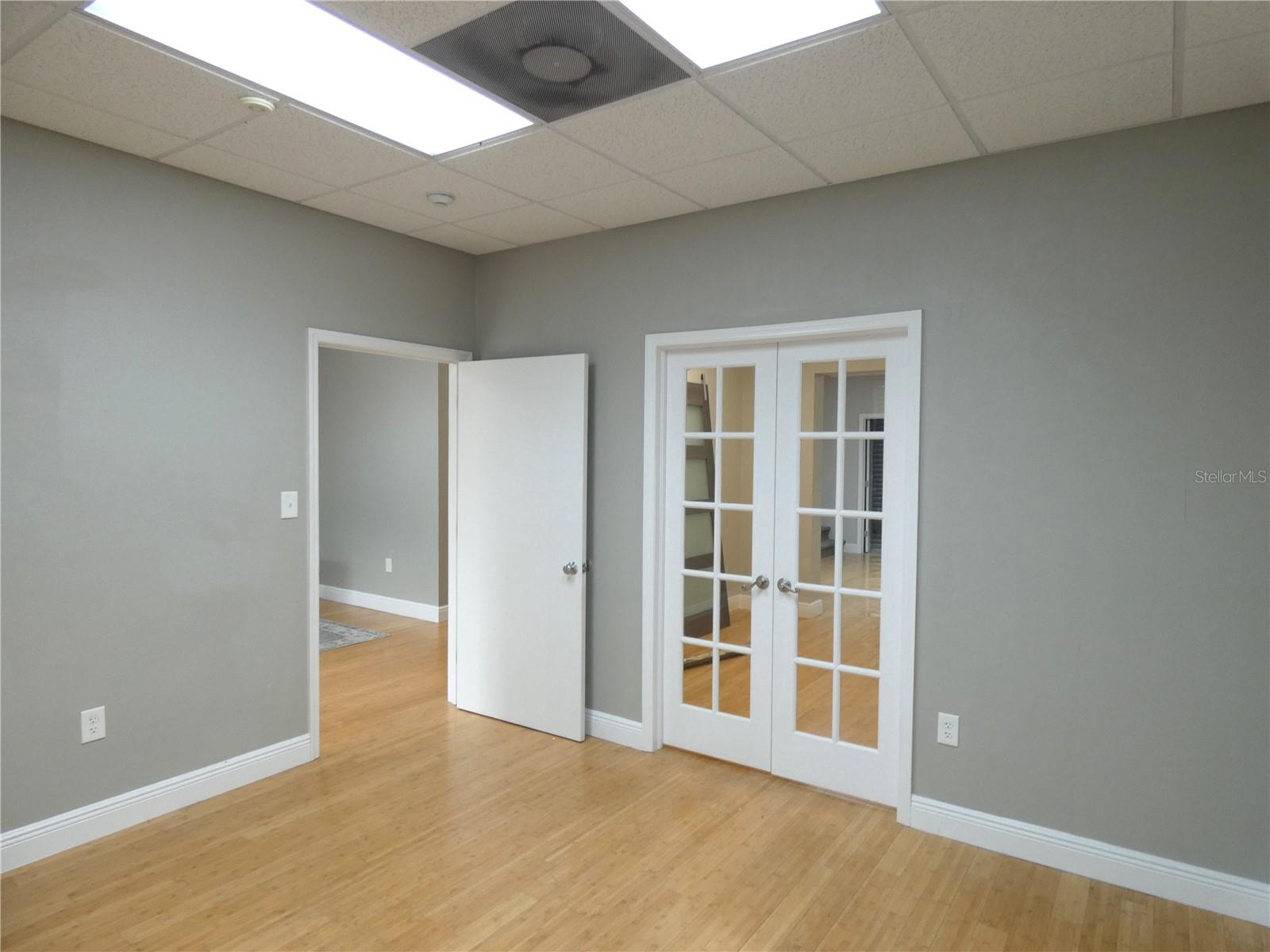 Image 7 of 25 For 1882 Porter Lake Drive 106