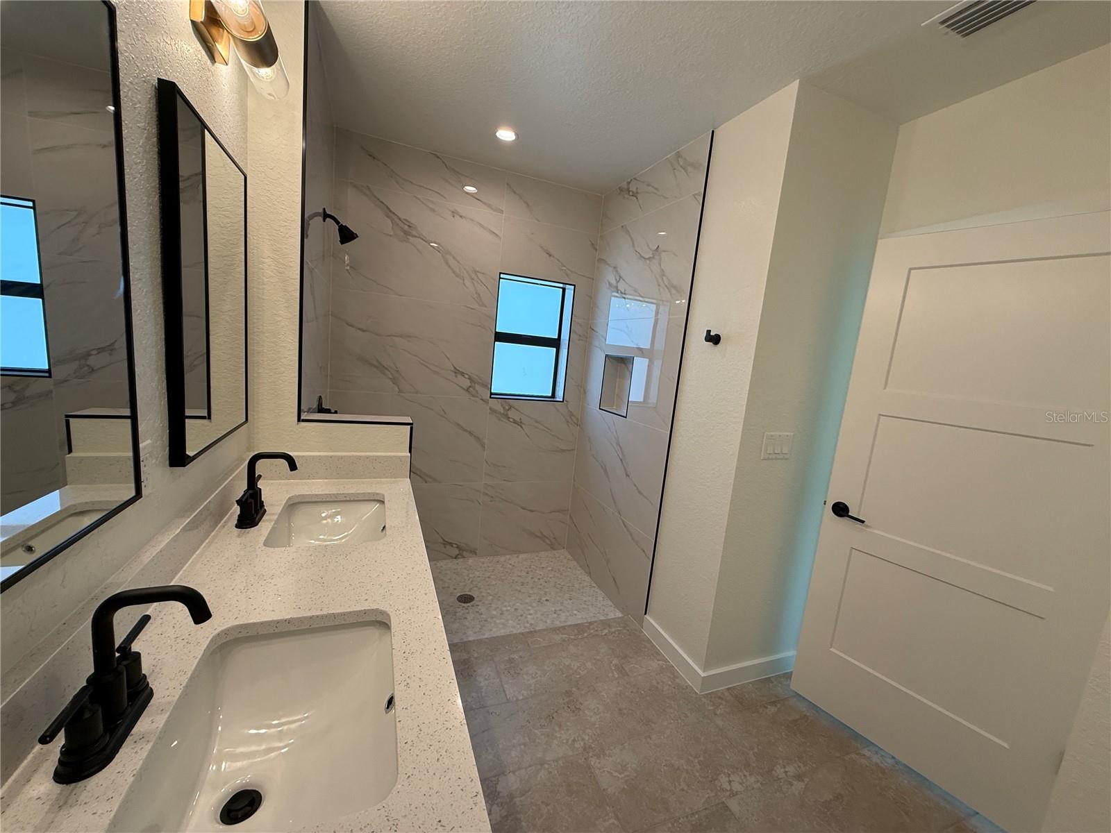 Image 15 of 34 For 4736 Redwood Terrace