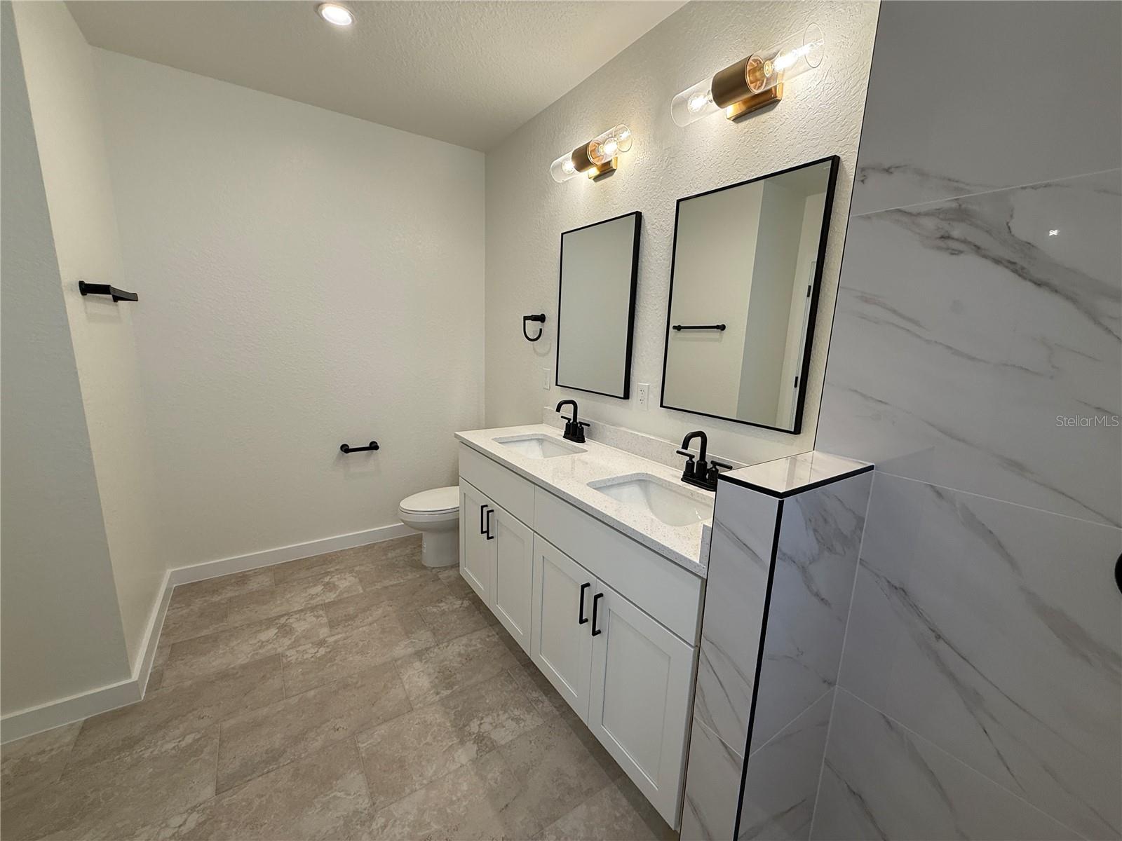 Image 17 of 34 For 4736 Redwood Terrace