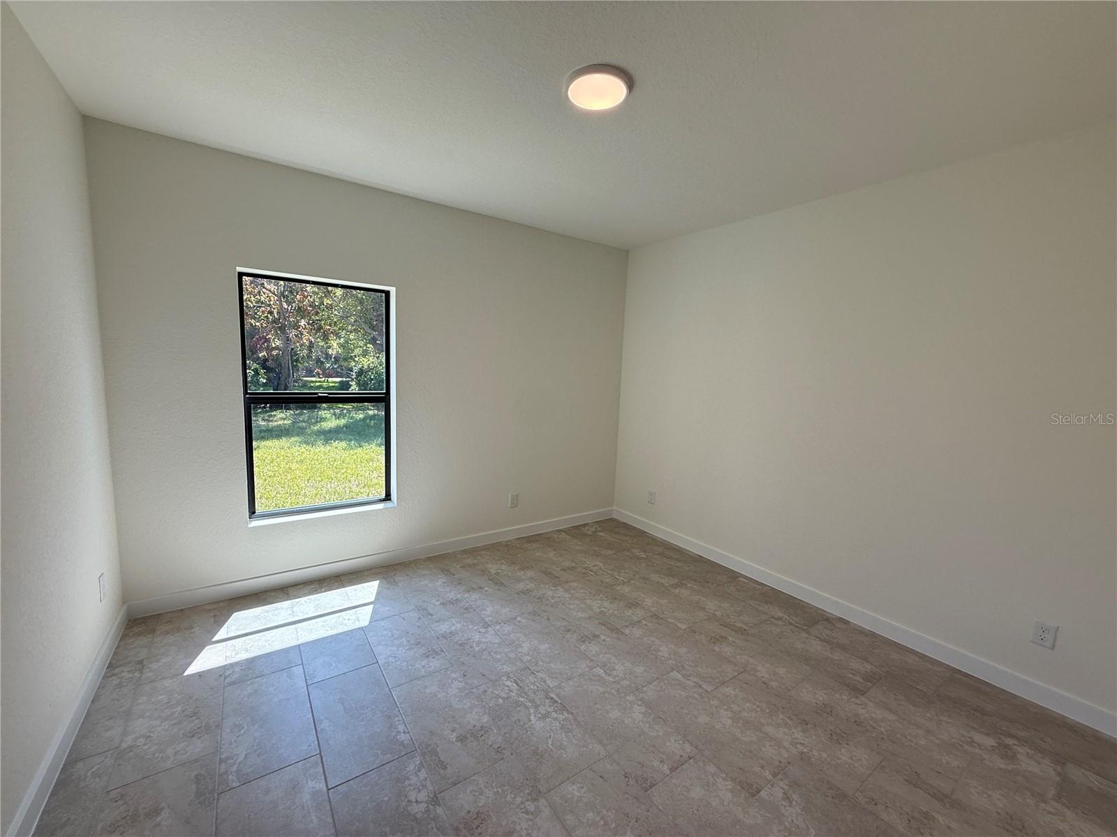 Image 18 of 34 For 4736 Redwood Terrace