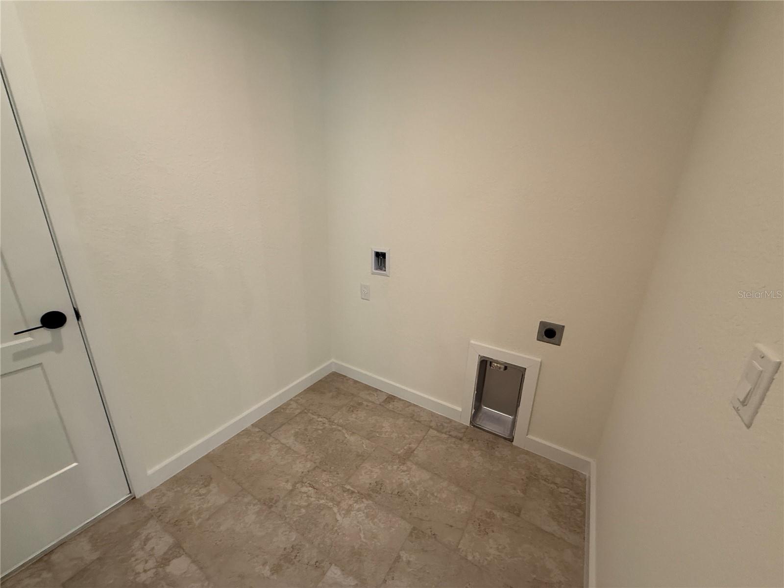 Image 24 of 34 For 4736 Redwood Terrace