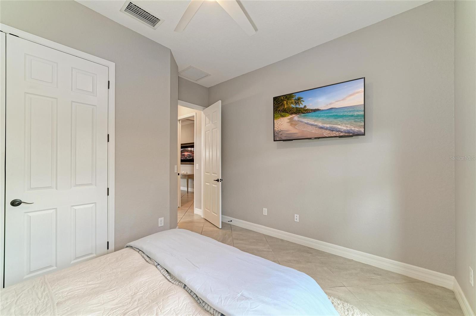 Image 31 of 95 For 6070 Brandon Run