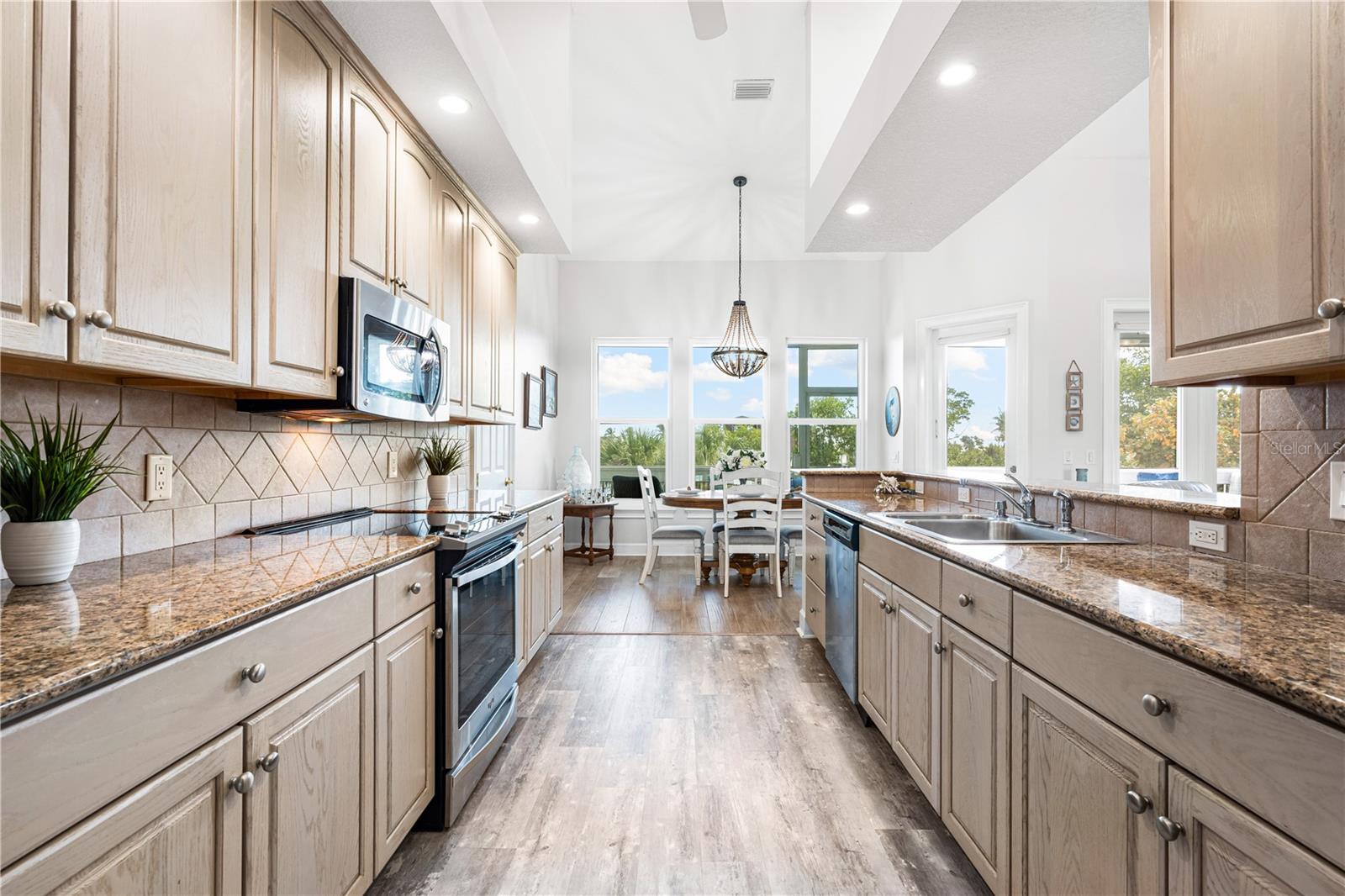 Image 17 of 73 For 71 Gulf Boulevard