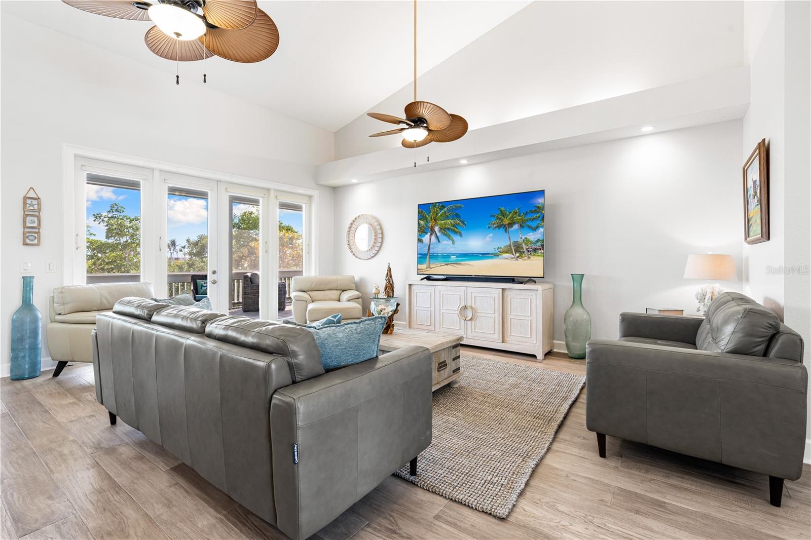 Image 7 of 73 For 71 Gulf Boulevard