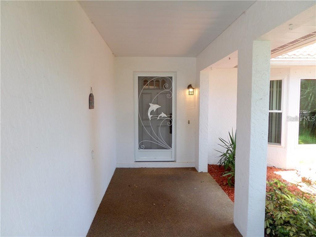 Image 3 of 36 For 3601 Garden Lakes Clenet