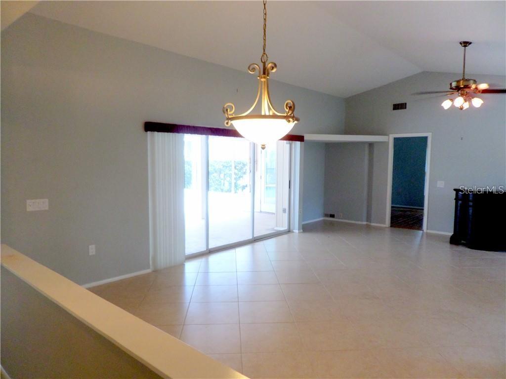 Image 4 of 36 For 3601 Garden Lakes Clenet