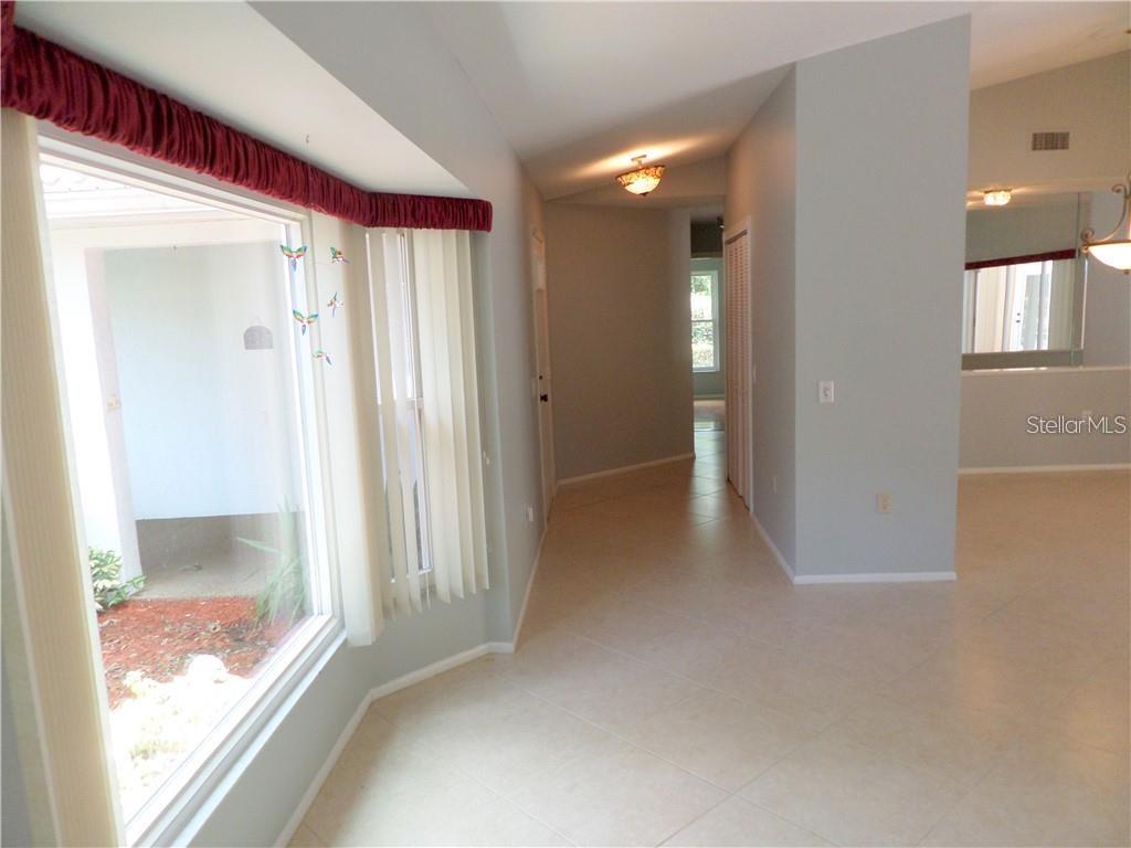 Image 5 of 36 For 3601 Garden Lakes Clenet