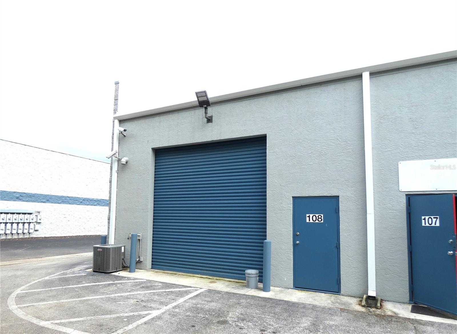 Image 19 of 51 For 1882 Porter Lake Drive 103, 106,